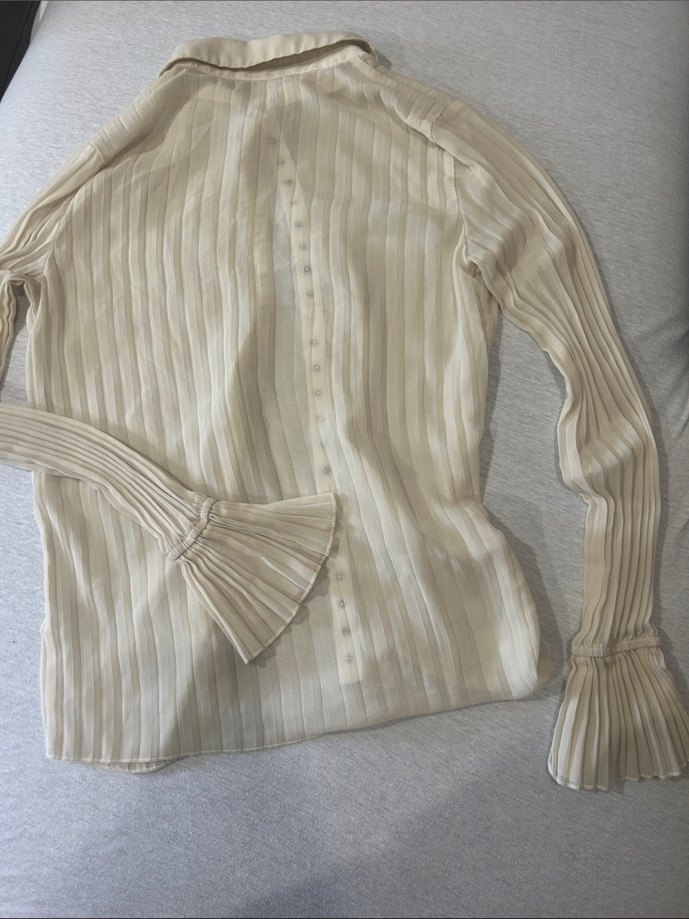 SHEIN Cream Pleated Ruffle Cuff Button-Up Blouse Sz XS - Picture 6 of 6